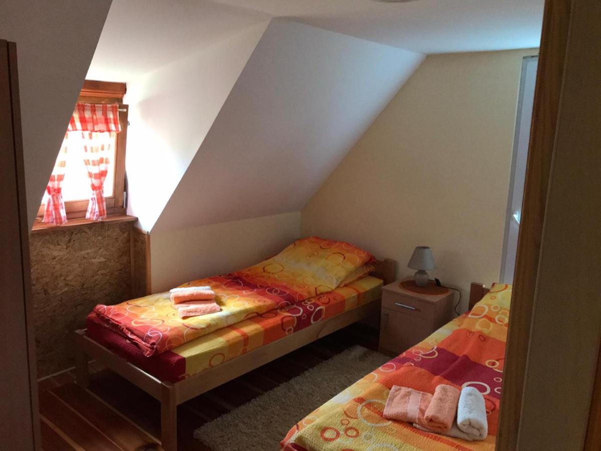 Apartman Helena 모크라 고라 외부 사진